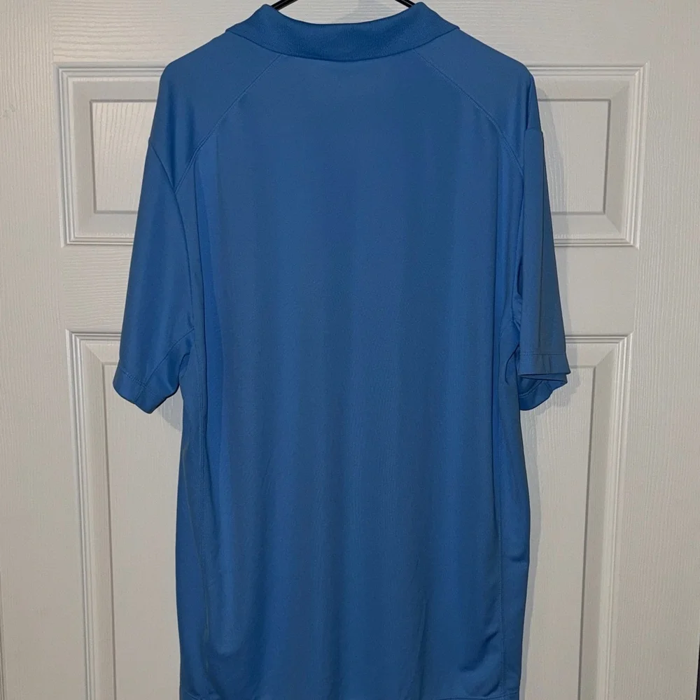 Nike Men's UNC Chapel Hill Finley Golf Course Carolina Blue Polo Shirt - Picture 5 of 5
